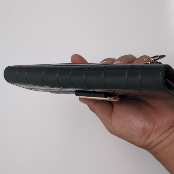 Coach Morgan CP244 Slim Wallet Gold/Amazon Green (Last One) - Picture 3 of 12